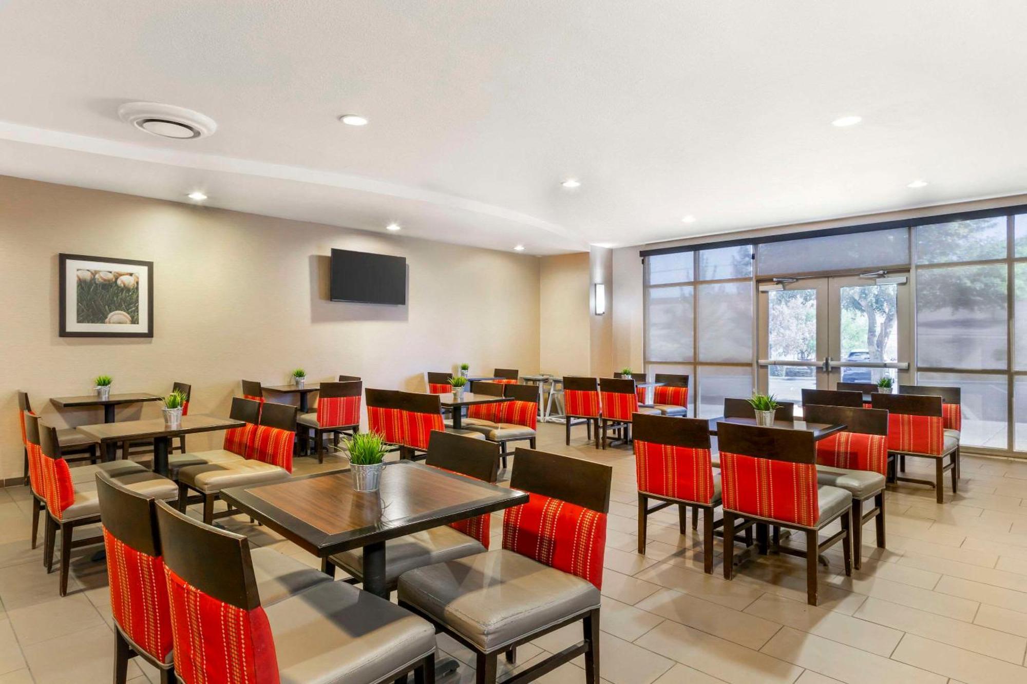 Comfort Suites Glendale - State Farm Stadium Area Kültér fotó