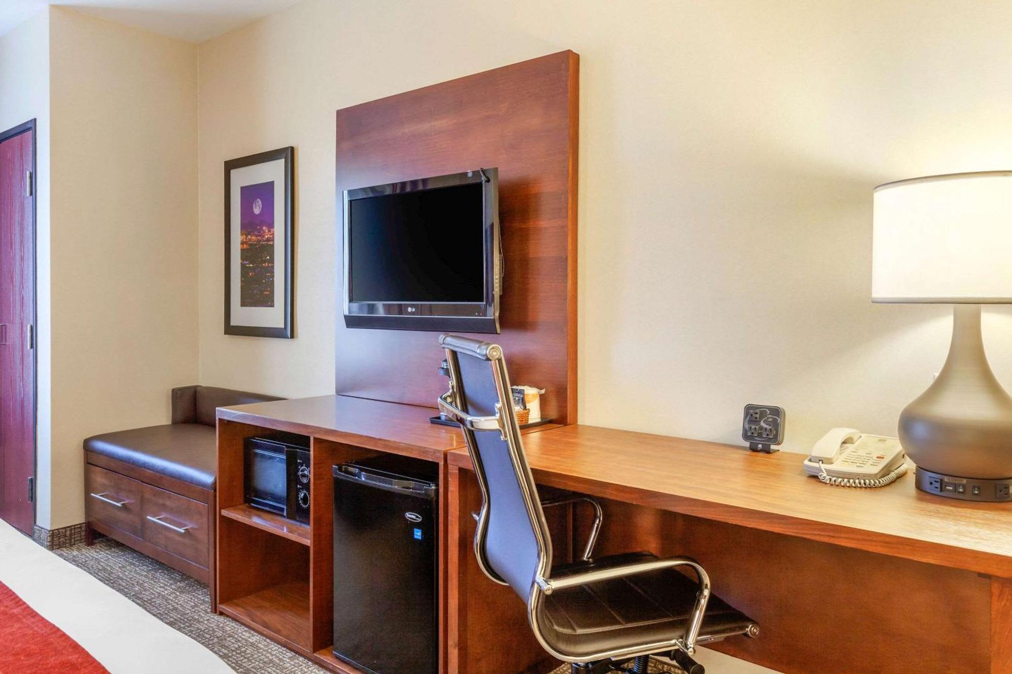 Comfort Suites Glendale - State Farm Stadium Area Kültér fotó