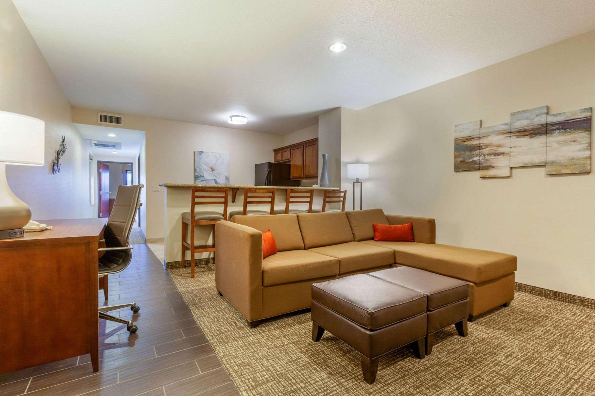 Comfort Suites Glendale - State Farm Stadium Area Kültér fotó