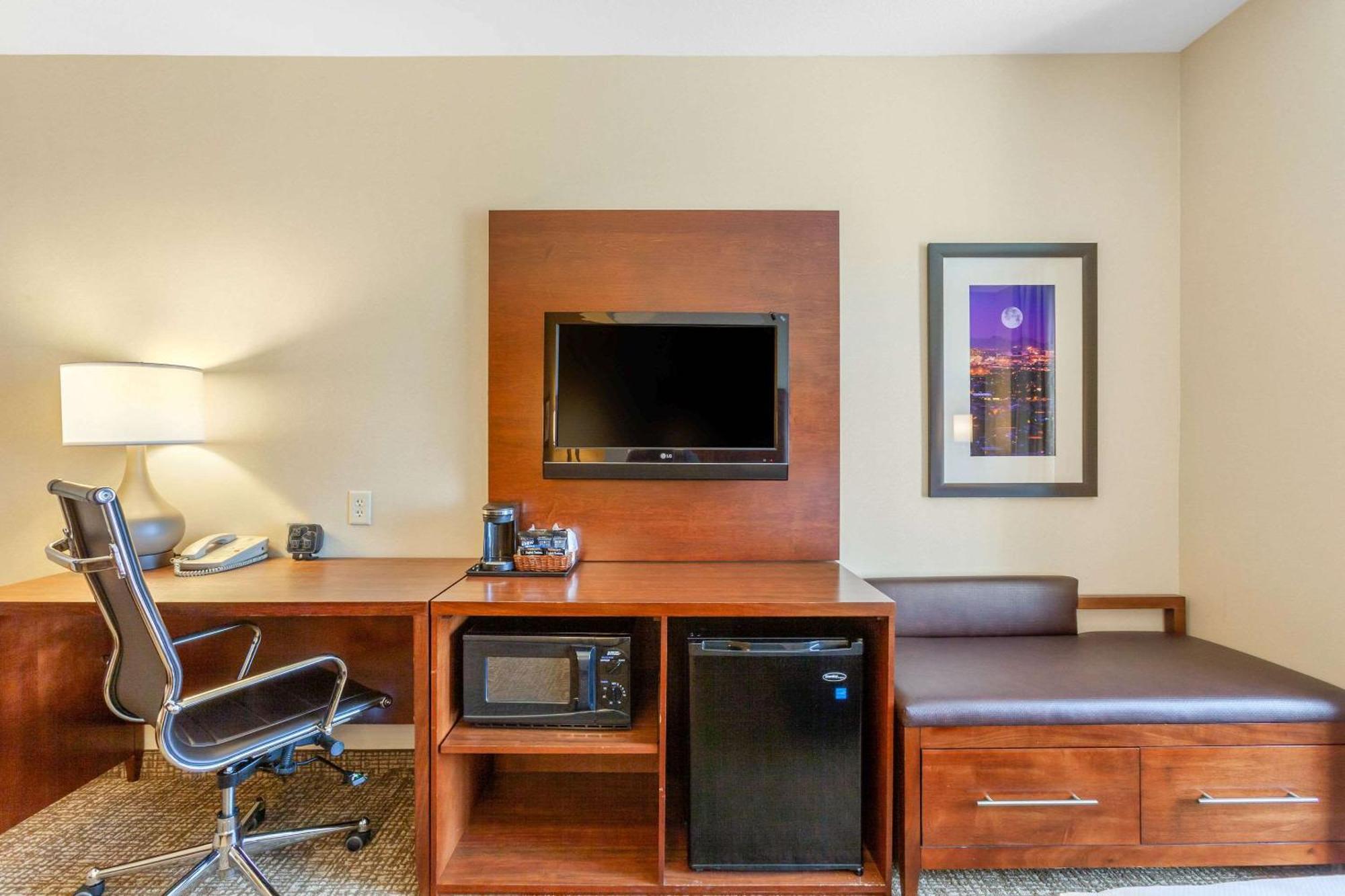 Comfort Suites Glendale - State Farm Stadium Area Kültér fotó